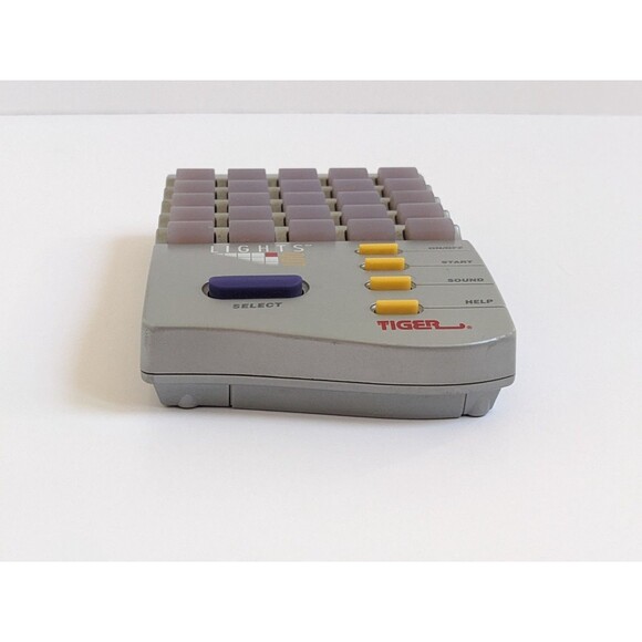 Vintage 1995 Tiger Lights Out Electronic Handheld Puzzle Game Works - Picture 6 of 9